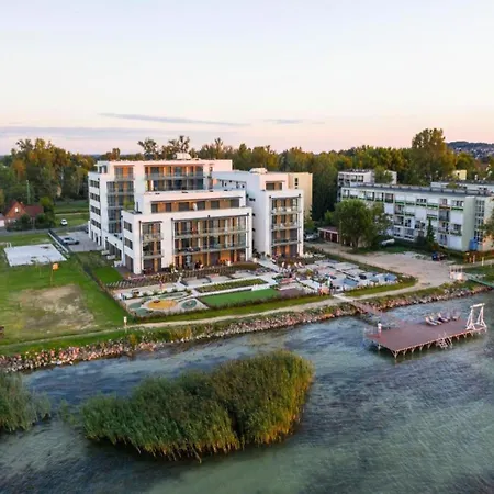 Chill&lake Sunset 205-304 Apartman